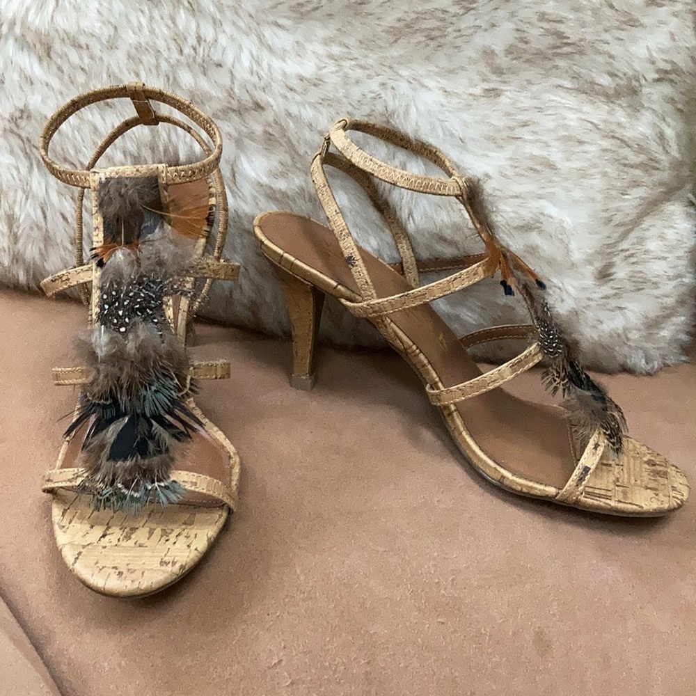 Cork sandals with feathers sz 7 non slip bottom. Aprox 3” high. New!! - Picture 3 of 11